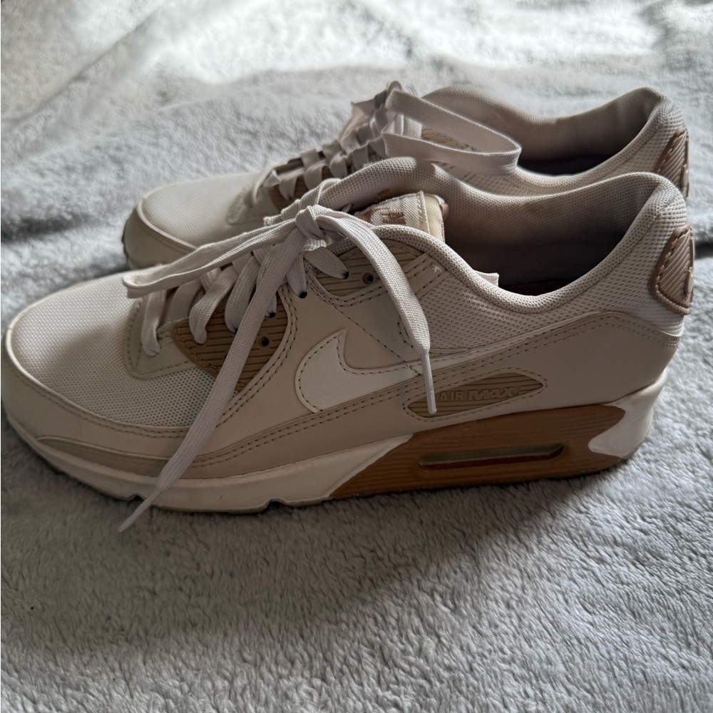 Nike Sneakers White and Tan with Cushioned Sole and Air Bubble